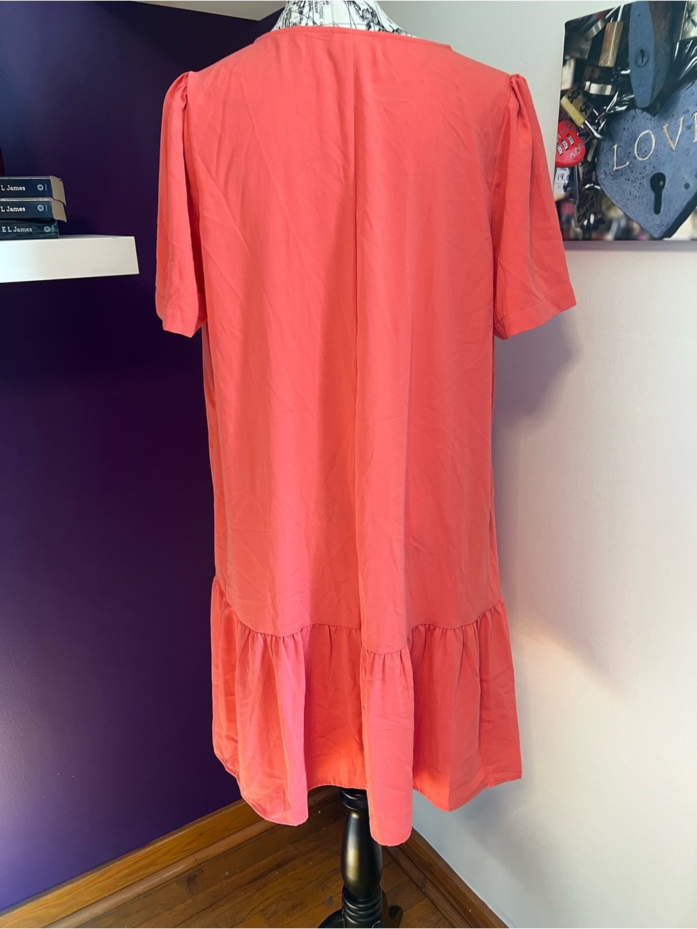 7 for $30 A New Day Short Sleeve Women’s Coral V‑Neck Ruffle Hem Top - Picture 5 of 8